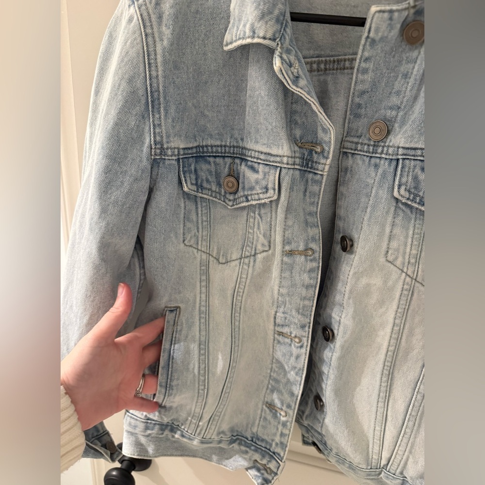 Lulus Lalah Light Wash Oversized Denim Jacket Blue - Size M - Picture 4 of 6